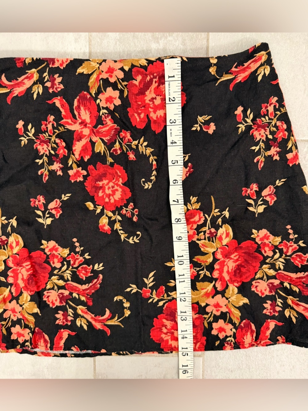 Reformation Vancouver Floral Linen Mini Skirt Red & Black Size 6 - Picture 6 of 7